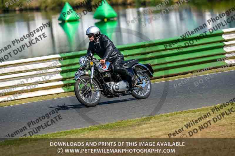 Vintage motorcycle club;eventdigitalimages;mallory park;mallory park trackday photographs;no limits trackdays;peter wileman photography;trackday digital images;trackday photos;vmcc festival 1000 bikes photographs